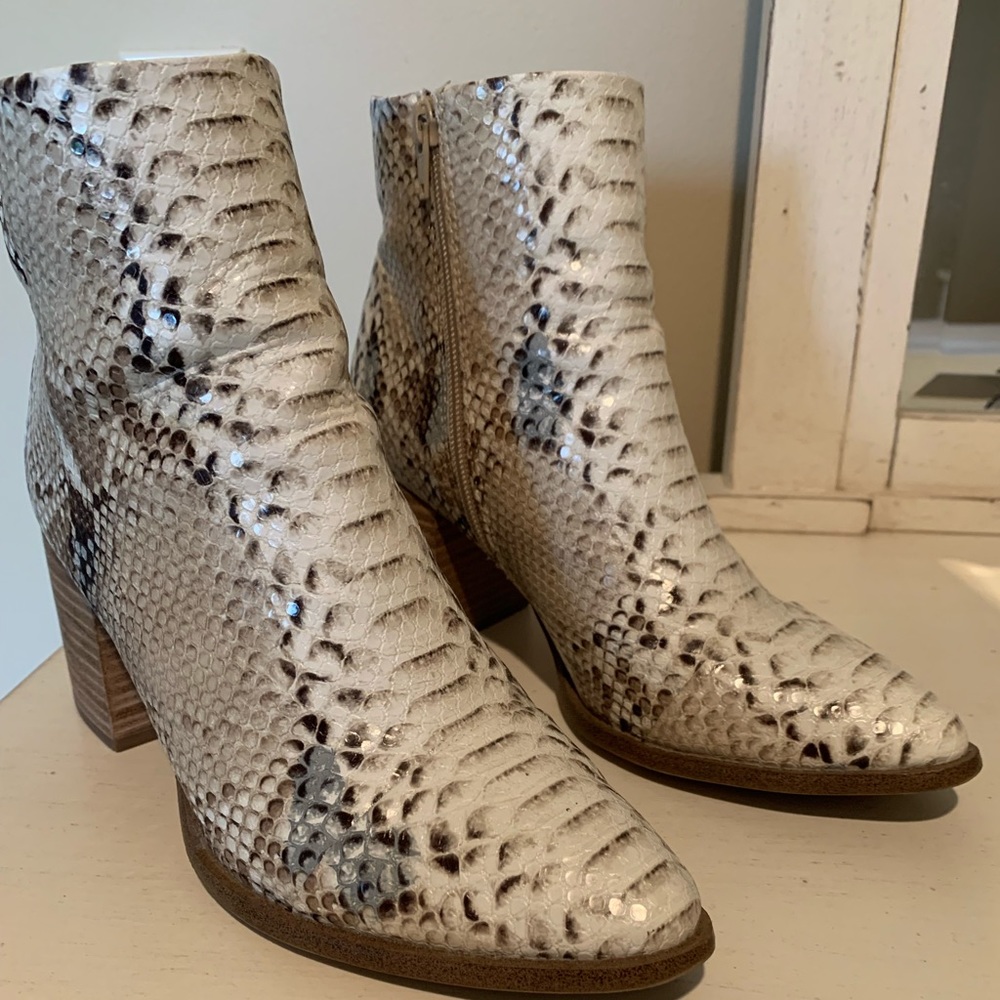 Cute snake print booties